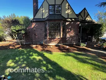 Room for rent in Portland, OR $800, house