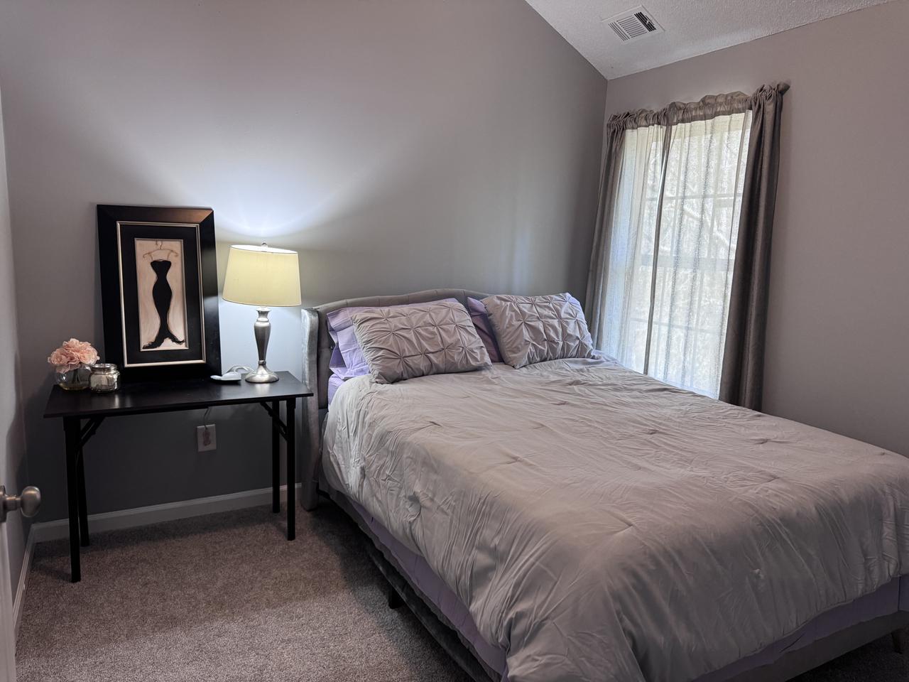 Profile photo 1 of 10