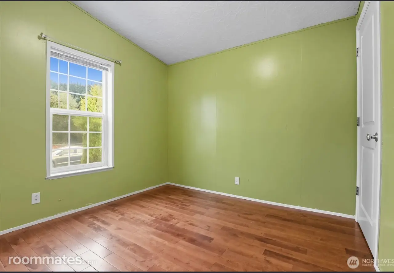 Profile photo 3 of 4