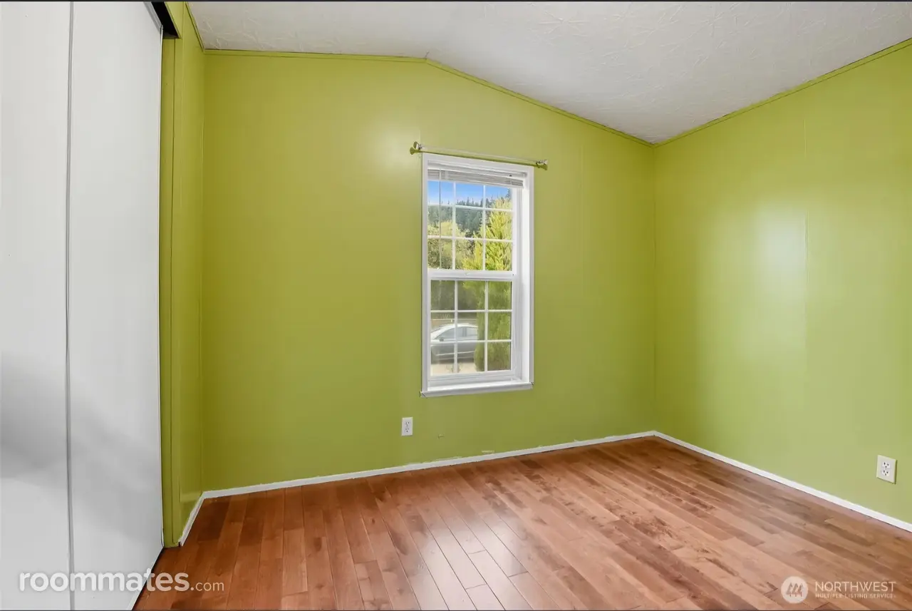 Profile photo 1 of 4