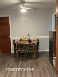 Room for rent in Gloucester Point, VA $850, house