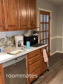 Room for rent in Gloucester Point, VA $850, house