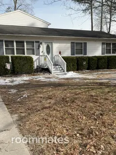 Room for rent in Gloucester Point, VA $850, house