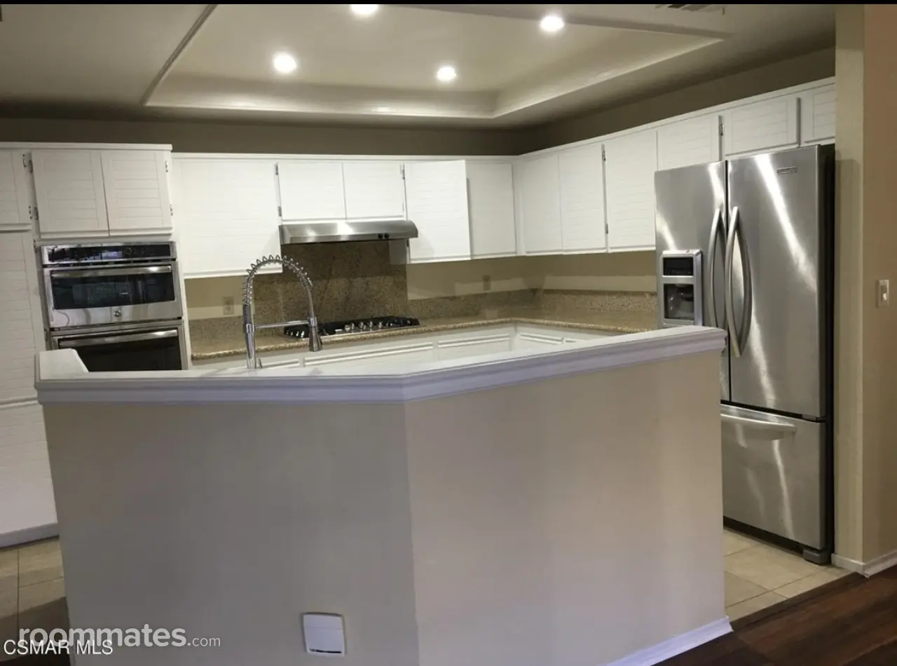 Profile photo 1 of 4