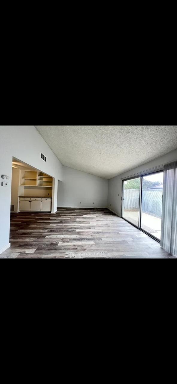 Profile photo 3 of 10