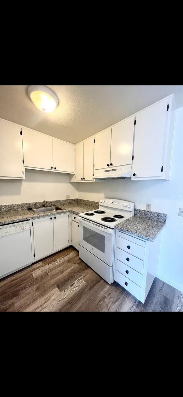 Profile photo 5 of 10