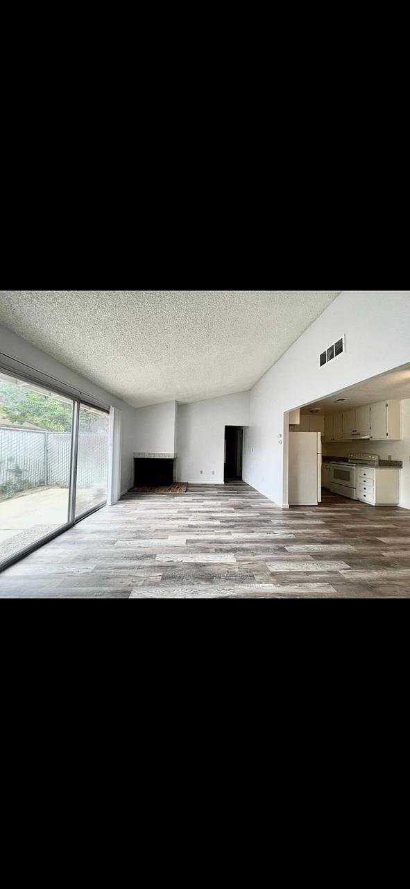 Profile photo 1 of 10