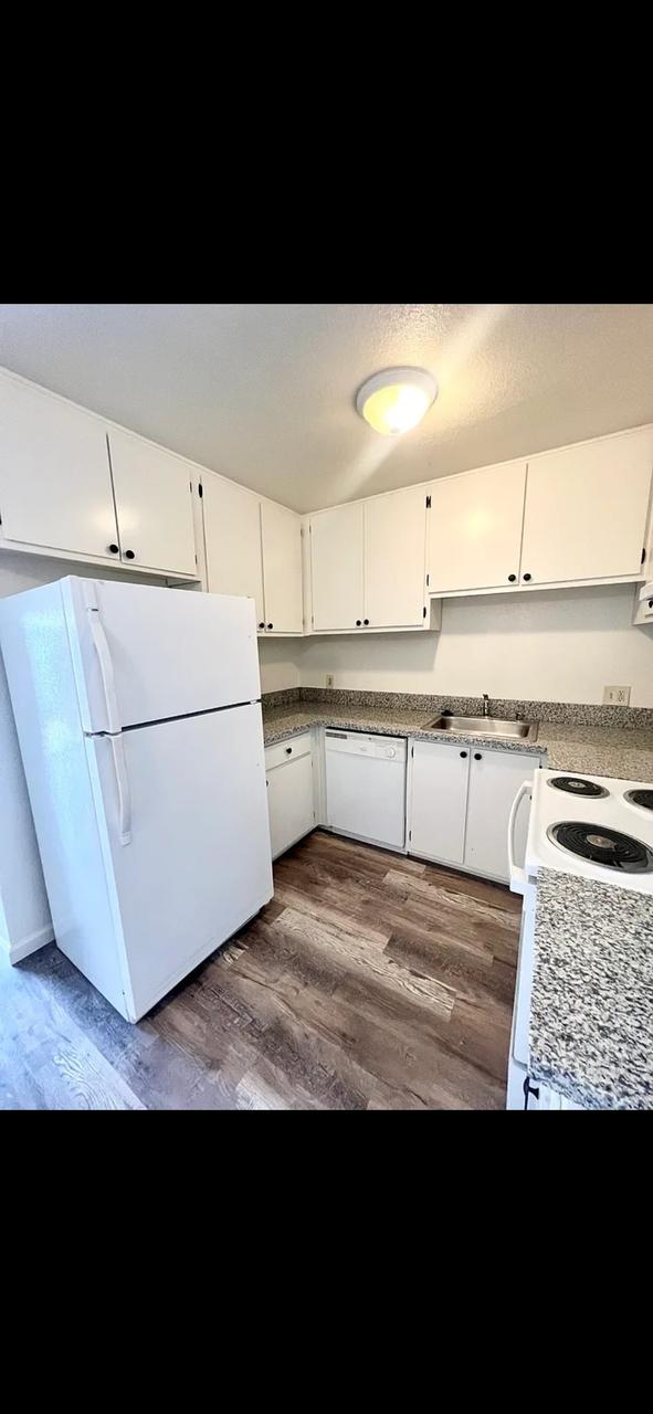 Profile photo 6 of 10