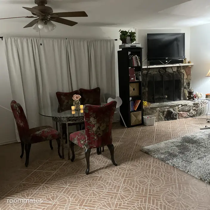 Room for rent in Costa Mesa, CA $1250, house