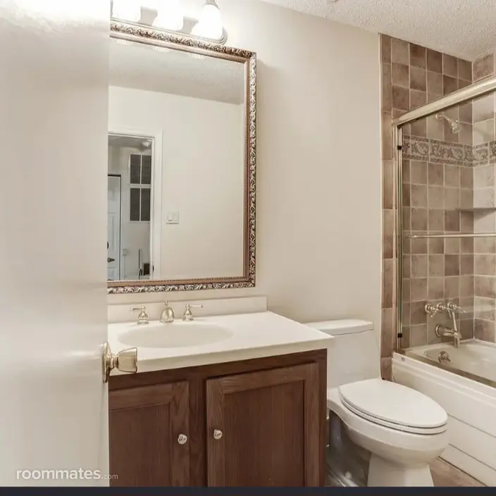 Room for rent in Montgomery Village, MD $800, house