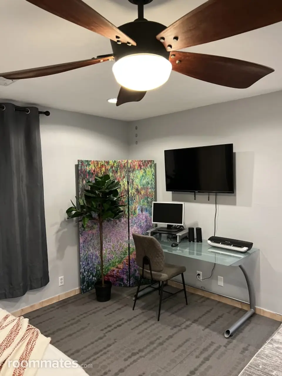 Profile photo 4 of 8