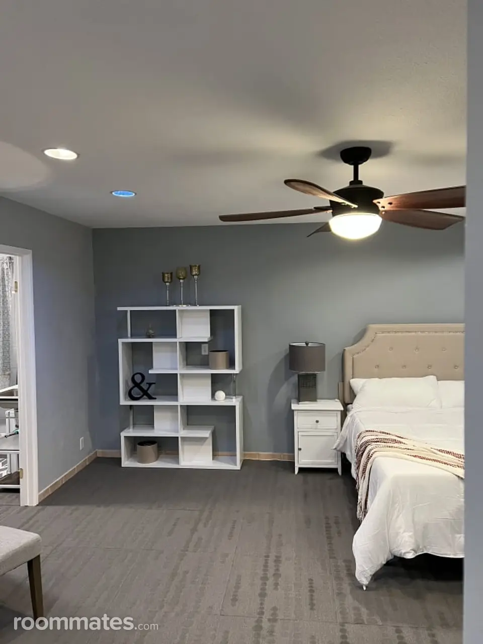 Profile photo 3 of 8