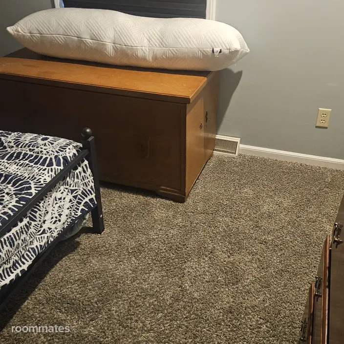 Room for rent in Liberty, MO $750, house