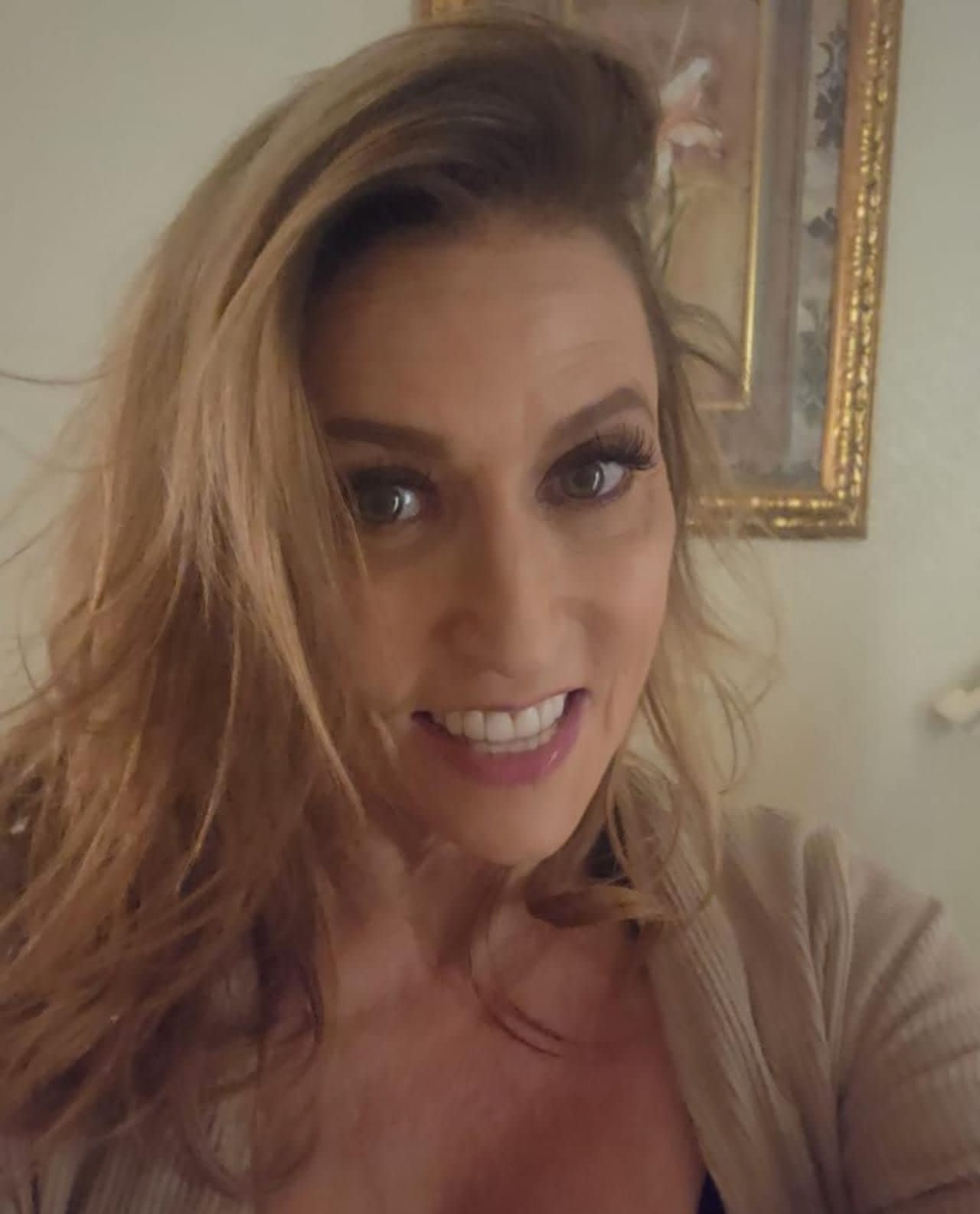 Profile photo 6 of 6