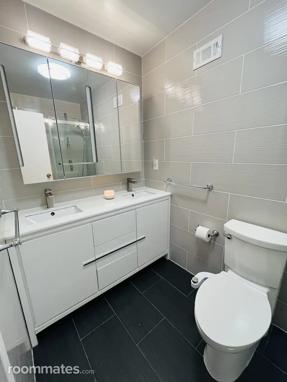 Profile photo 4 of 11