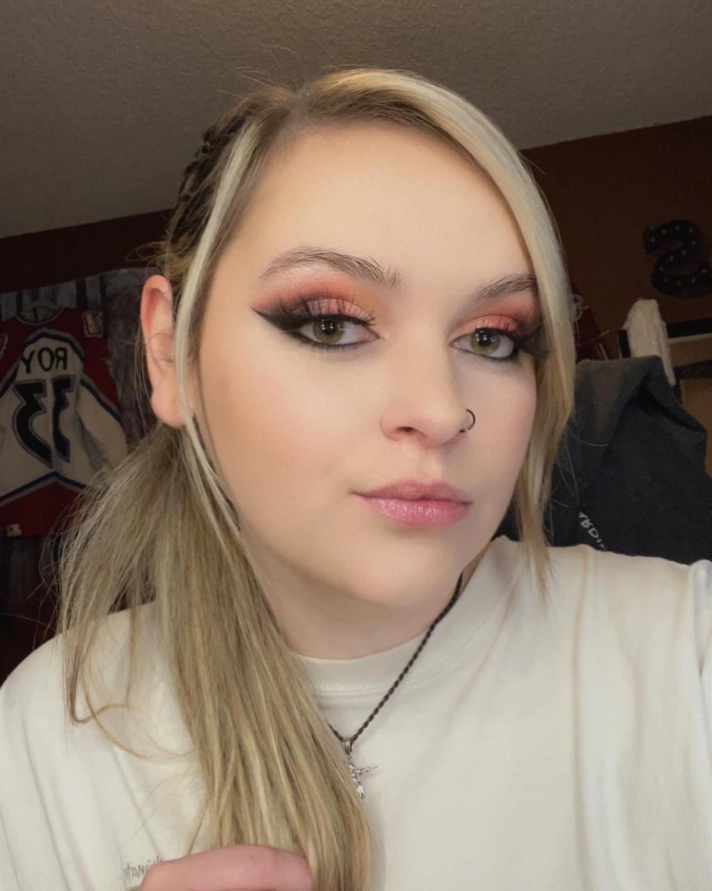 Profile photo 9 of 9