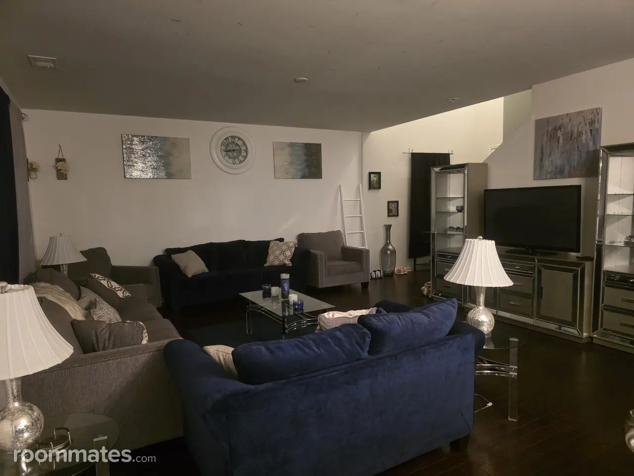 Profile photo 1 of 8