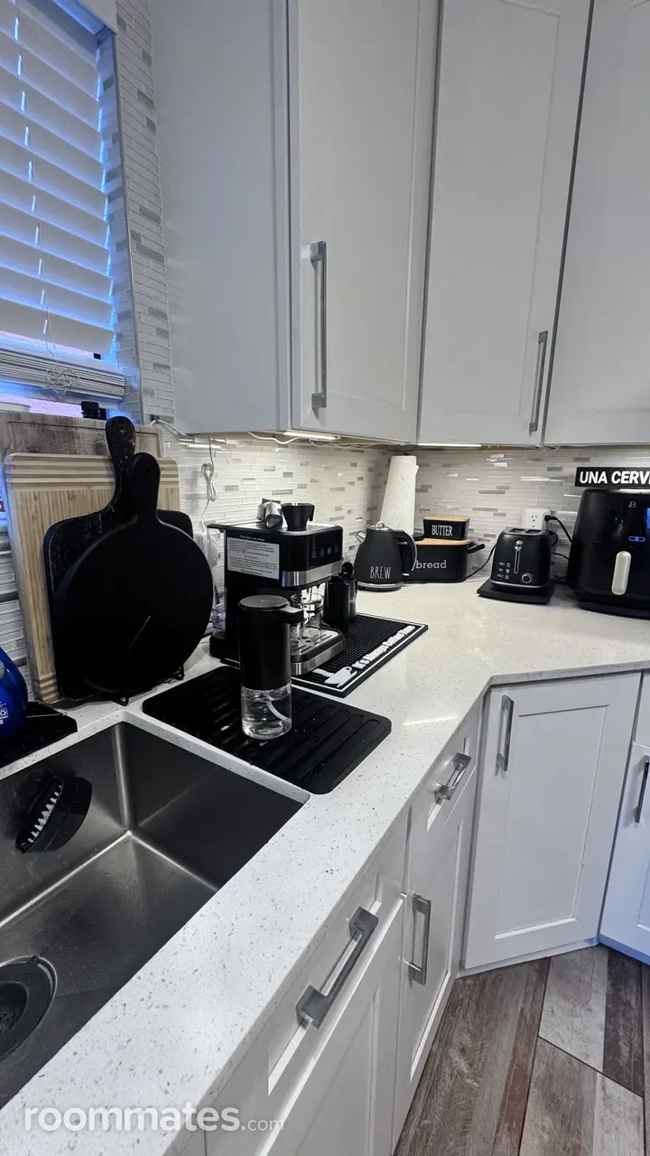 Profile photo 4 of 10