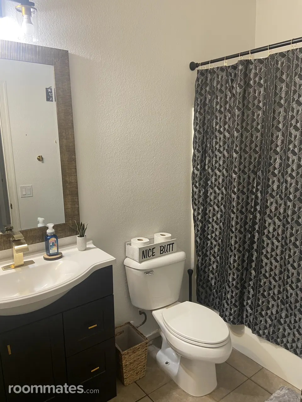 Profile photo 3 of 21