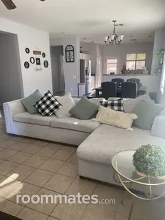 Room for rent in Phoenix, AZ $800, house