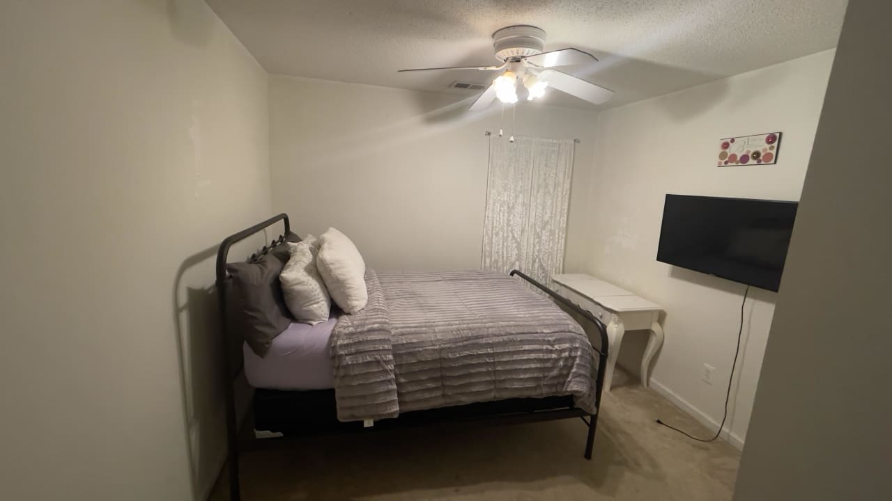 Profile photo 9 of 11