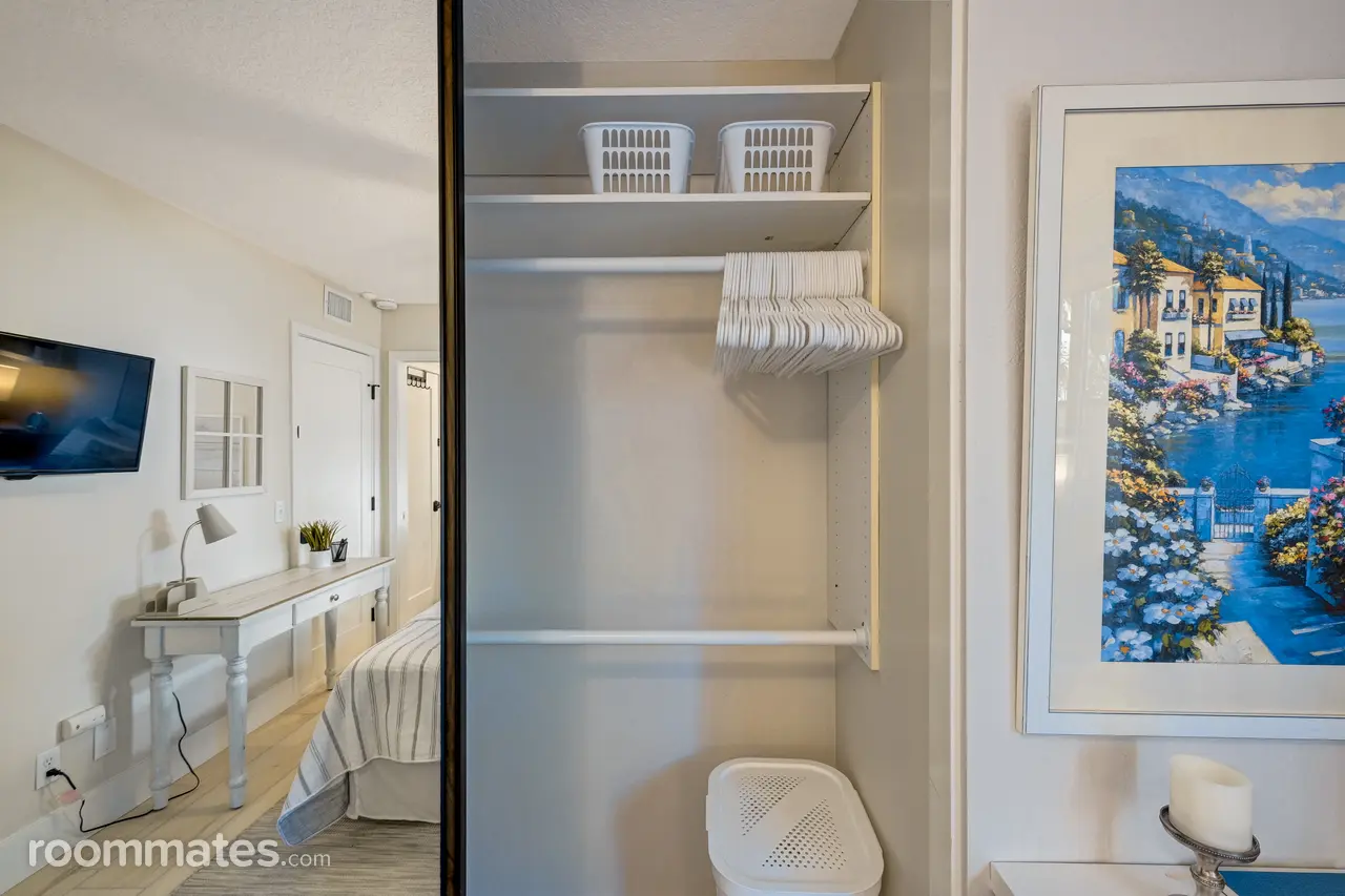 Profile photo 7 of 11