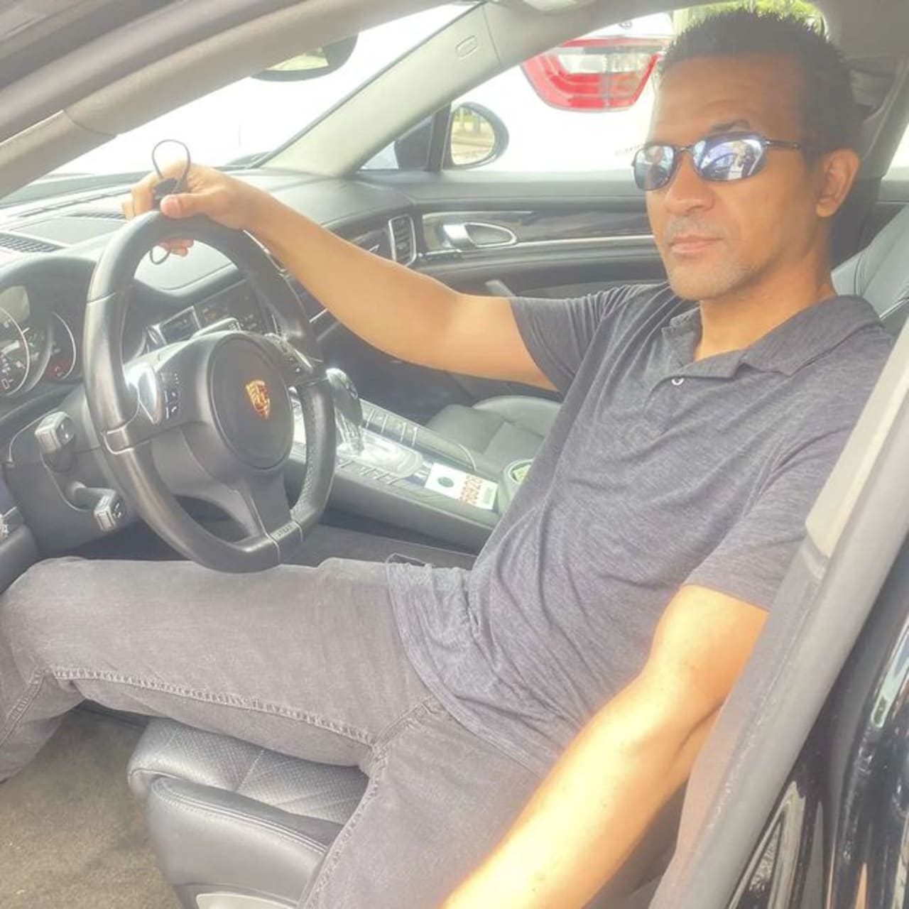 Profile photo 9 of 12