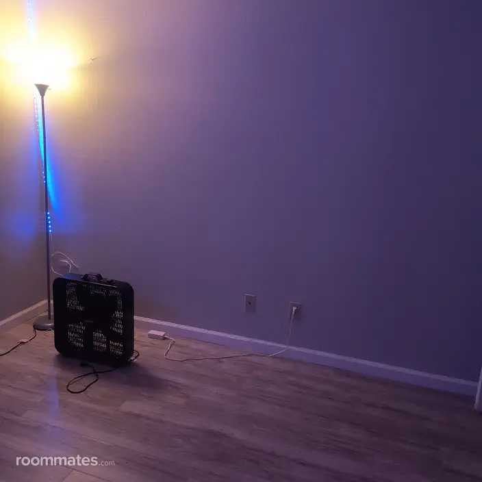 Room for rent in San Bernardino, CA $925, condo