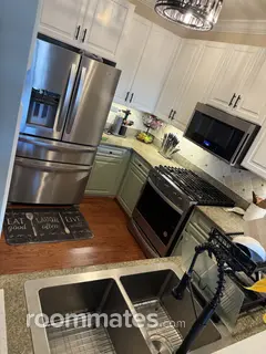 Room for rent in Norfolk, VA $850, condo