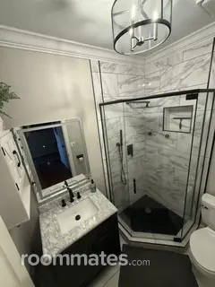 Room for rent in Norfolk, VA $850, condo