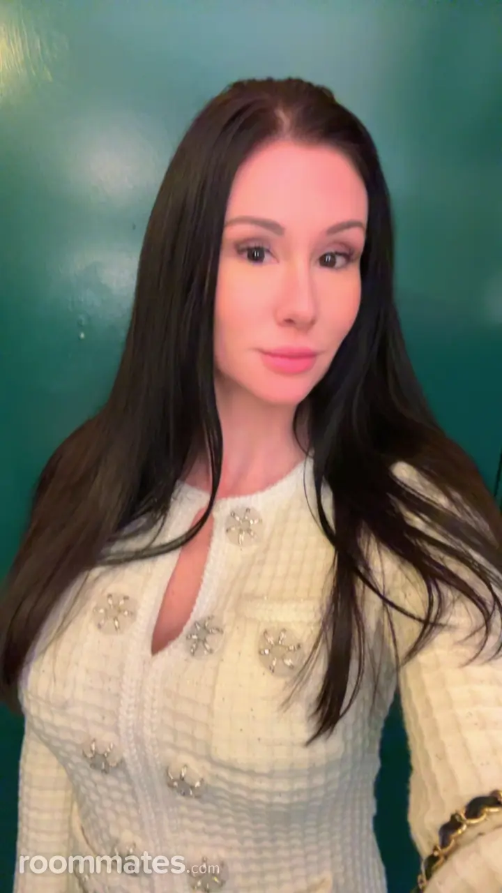 Profile photo 8 of 8