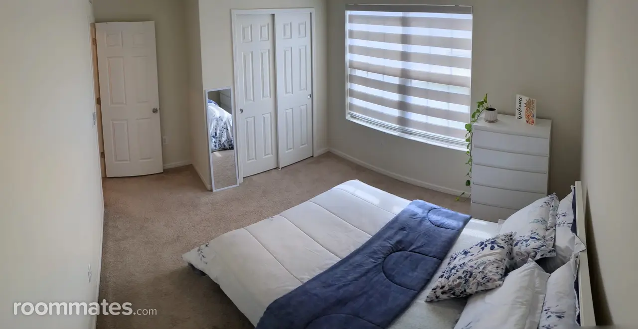 Profile photo 1 of 4