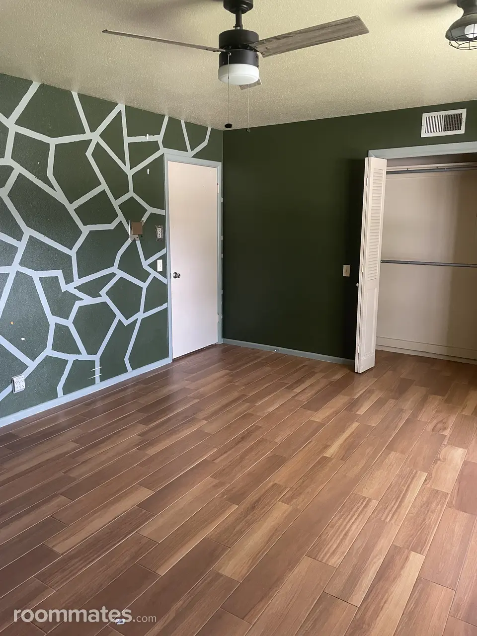 Profile photo 6 of 8