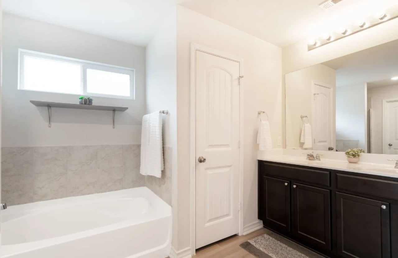 Profile photo 7 of 8