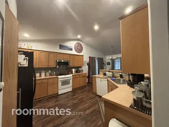 Room for rent in Spanaway, WA $1200, house