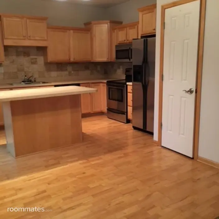 Room for rent in Bloomington, MN $800, townhouse
