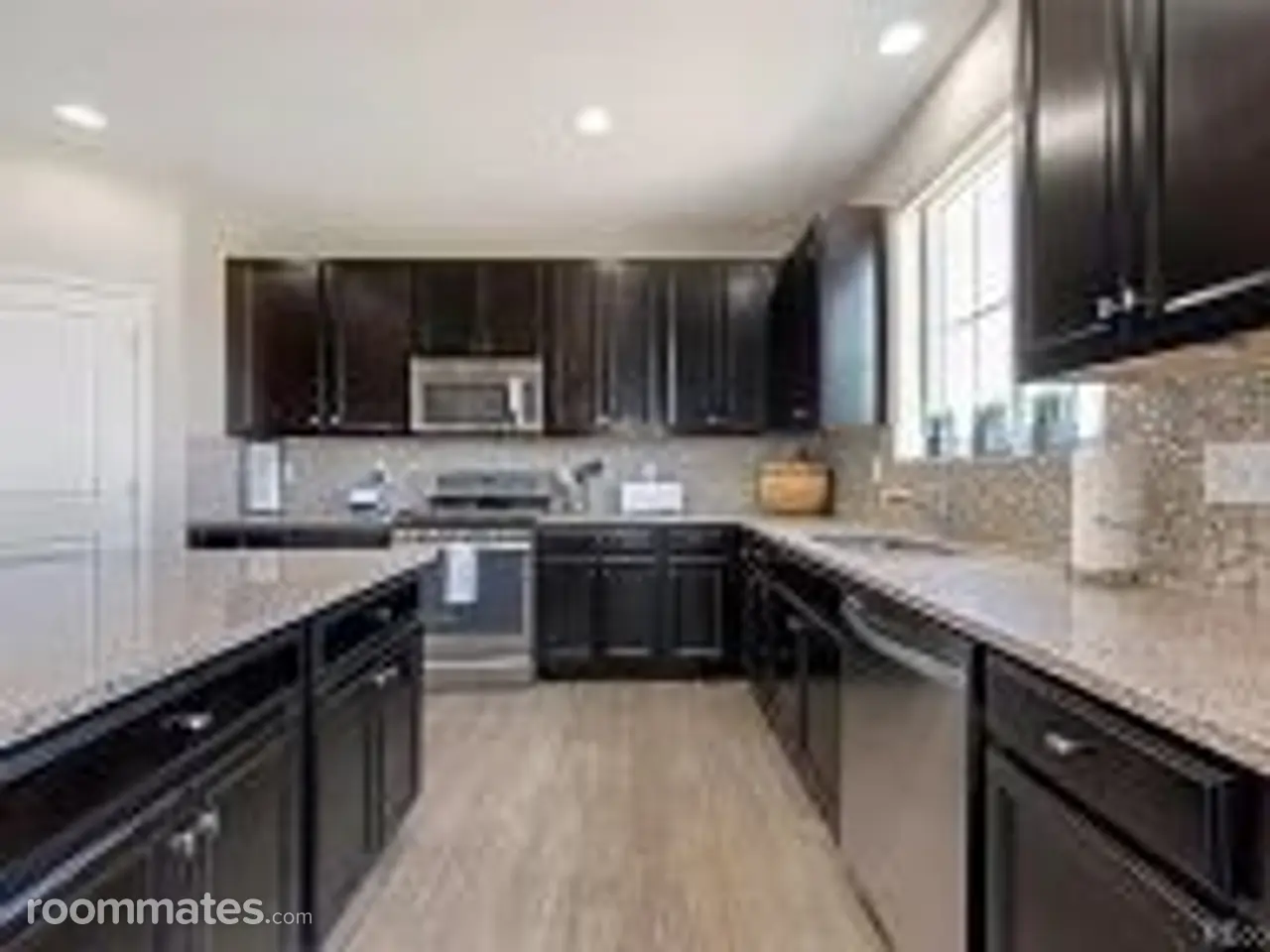 Profile photo 8 of 8