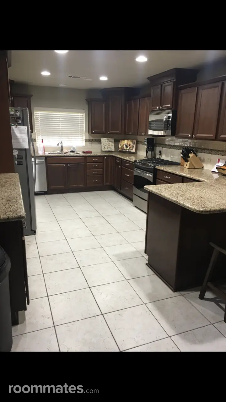 Profile photo 7 of 11