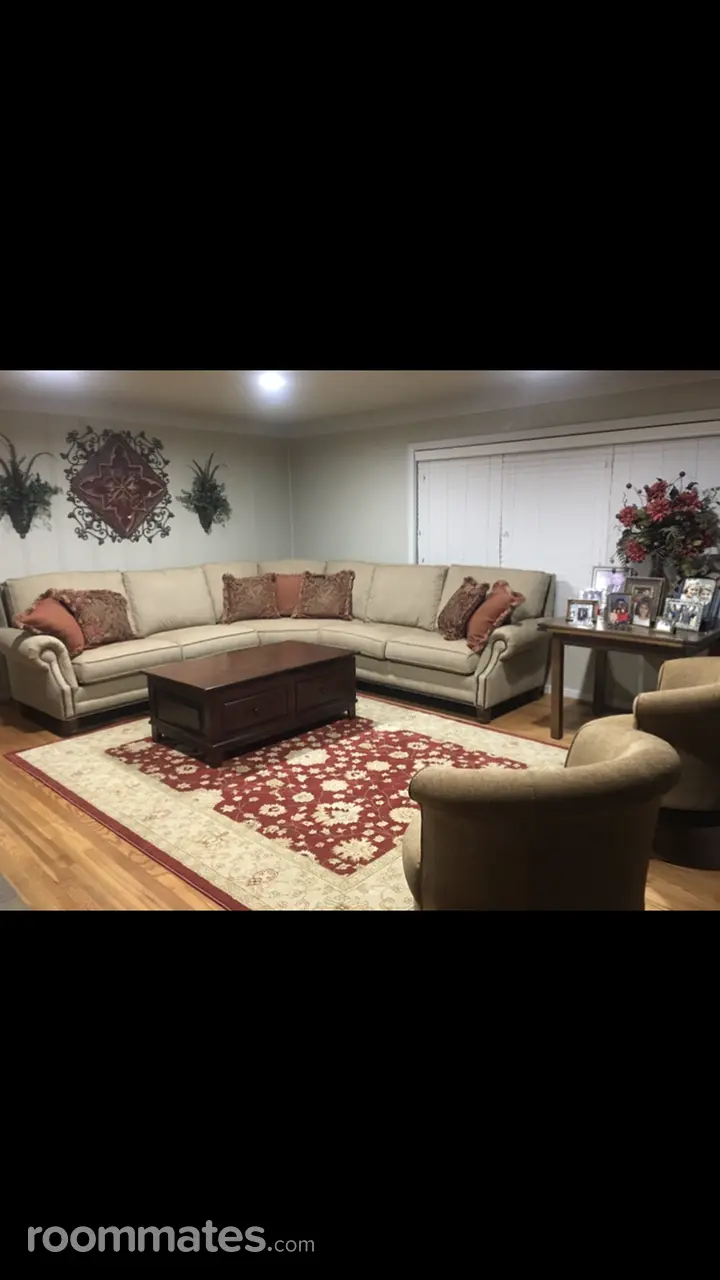 Profile photo 4 of 11