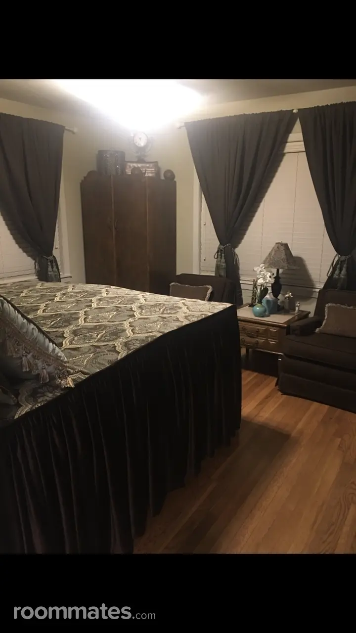 Profile photo 2 of 11