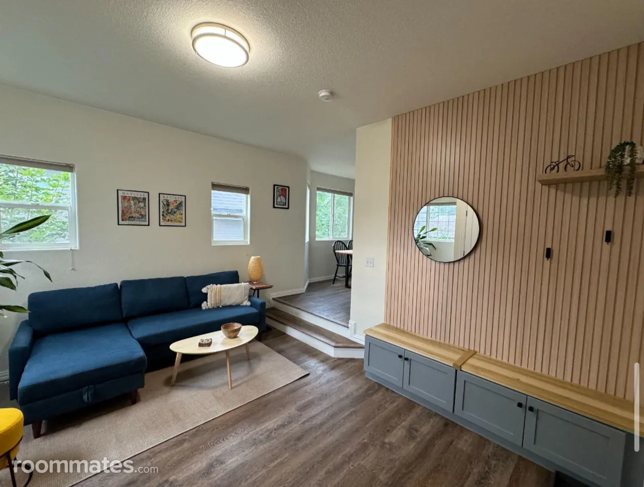 Profile photo 3 of 7