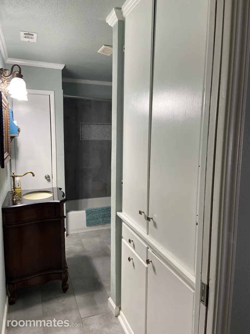 Profile photo 6 of 10