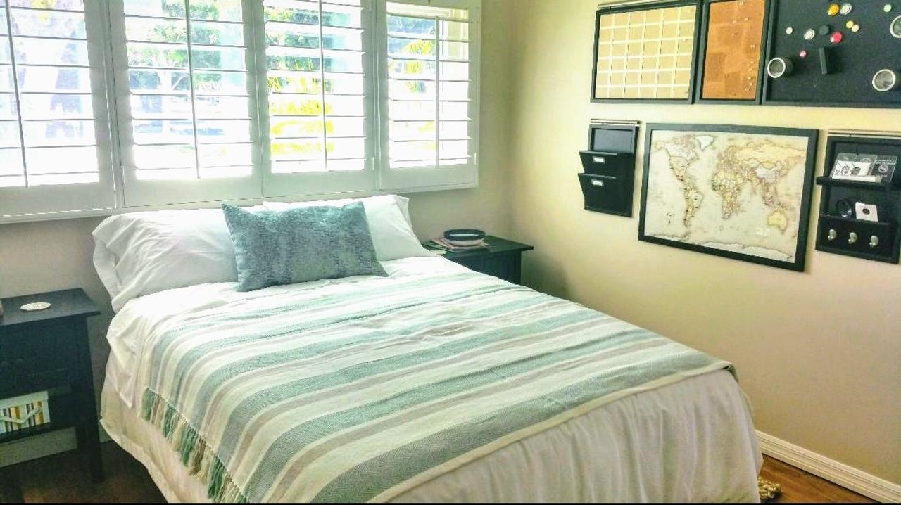 Profile photo 13 of 18