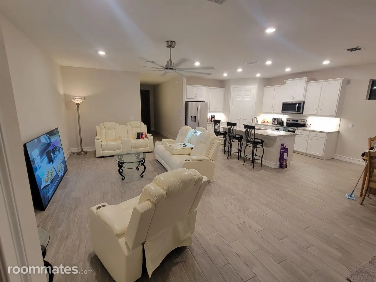 Profile photo 3 of 7