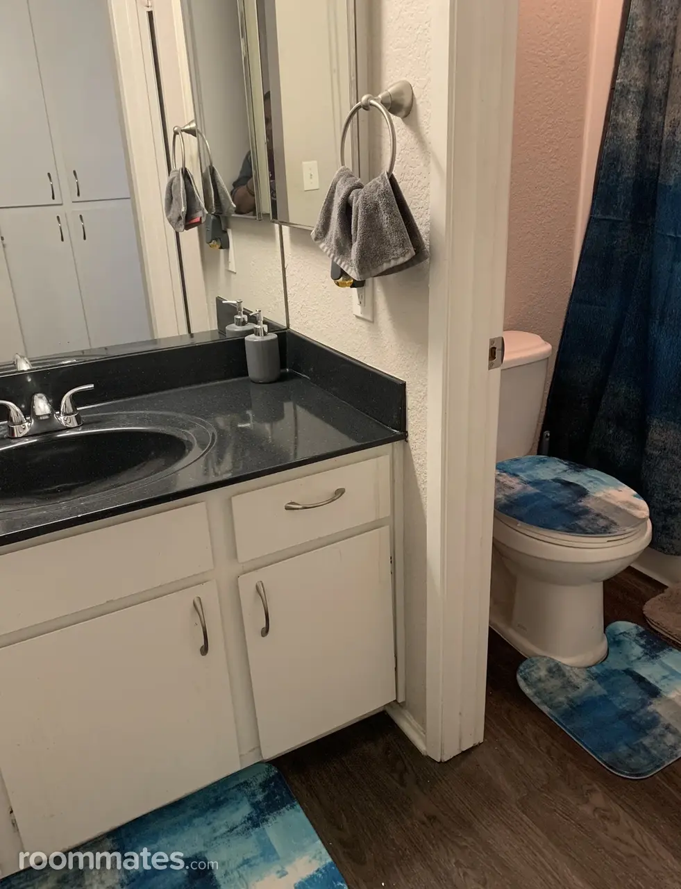 Profile photo 4 of 9