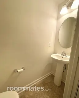 Room for rent in Dover, DE $900, house