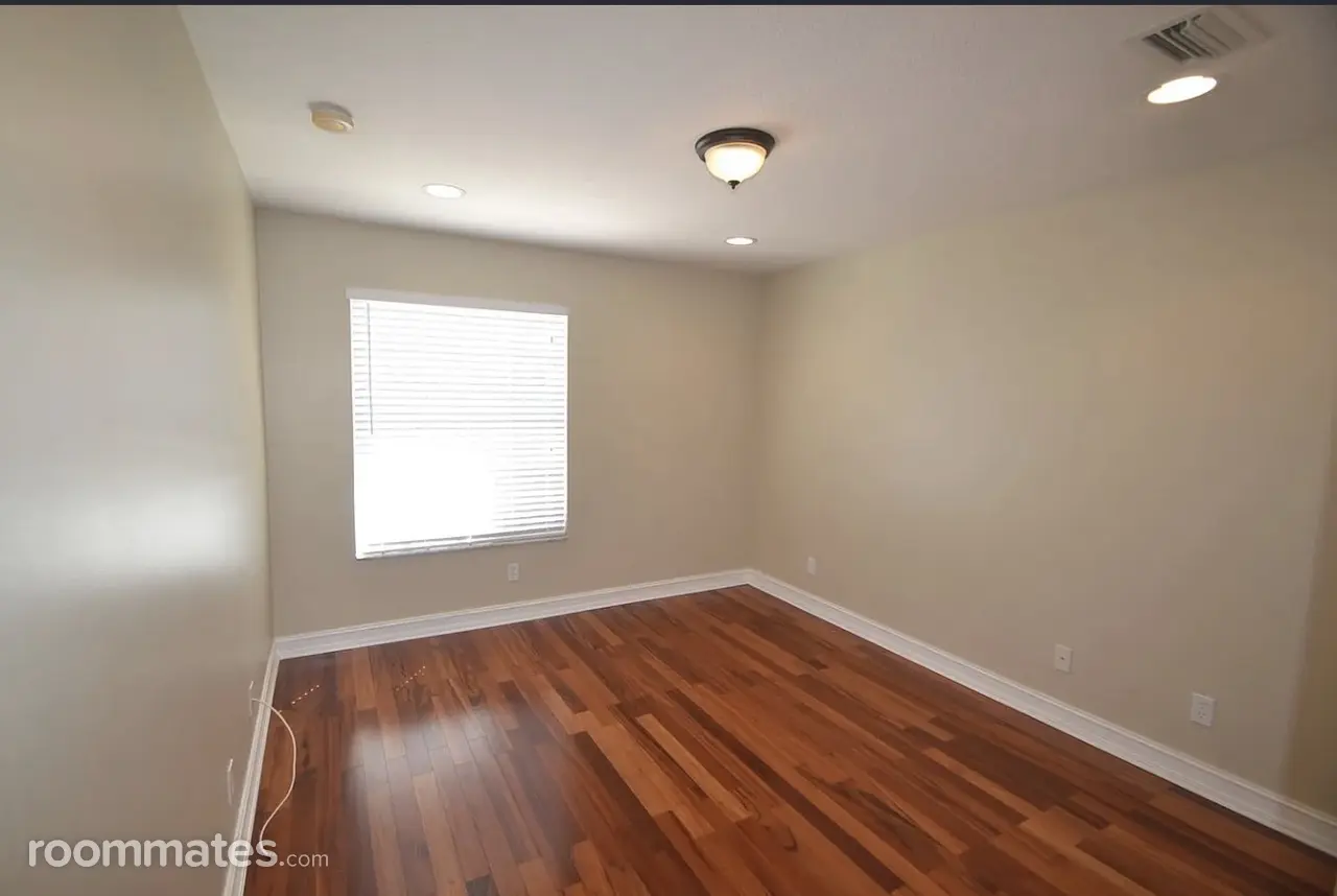 Profile photo 1 of 2