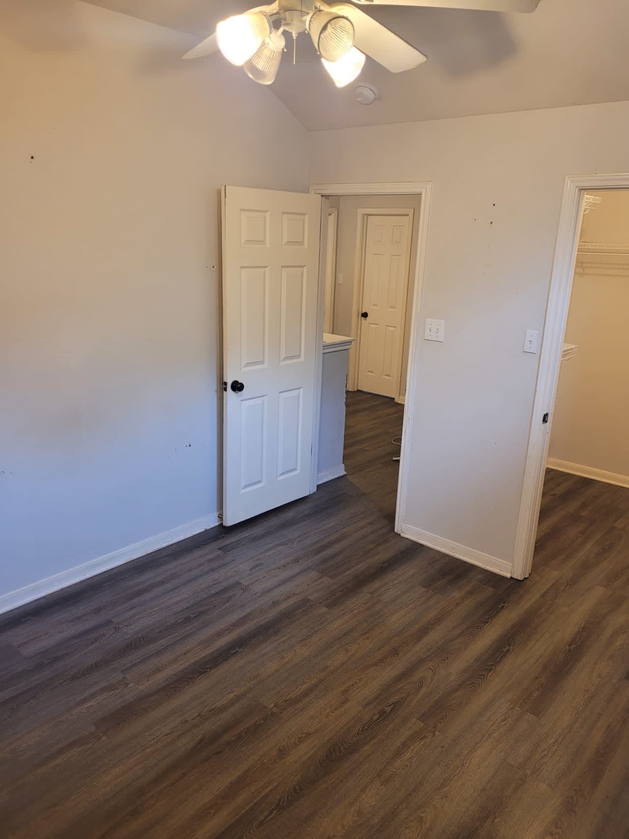 Profile photo 12 of 17