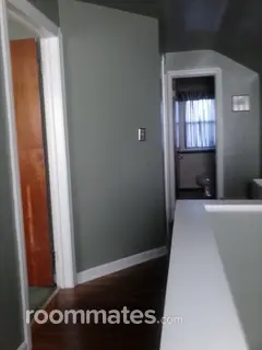 Room for rent in Brooklyn, OH $800, house