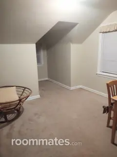 Room for rent in Brooklyn, OH $800, house